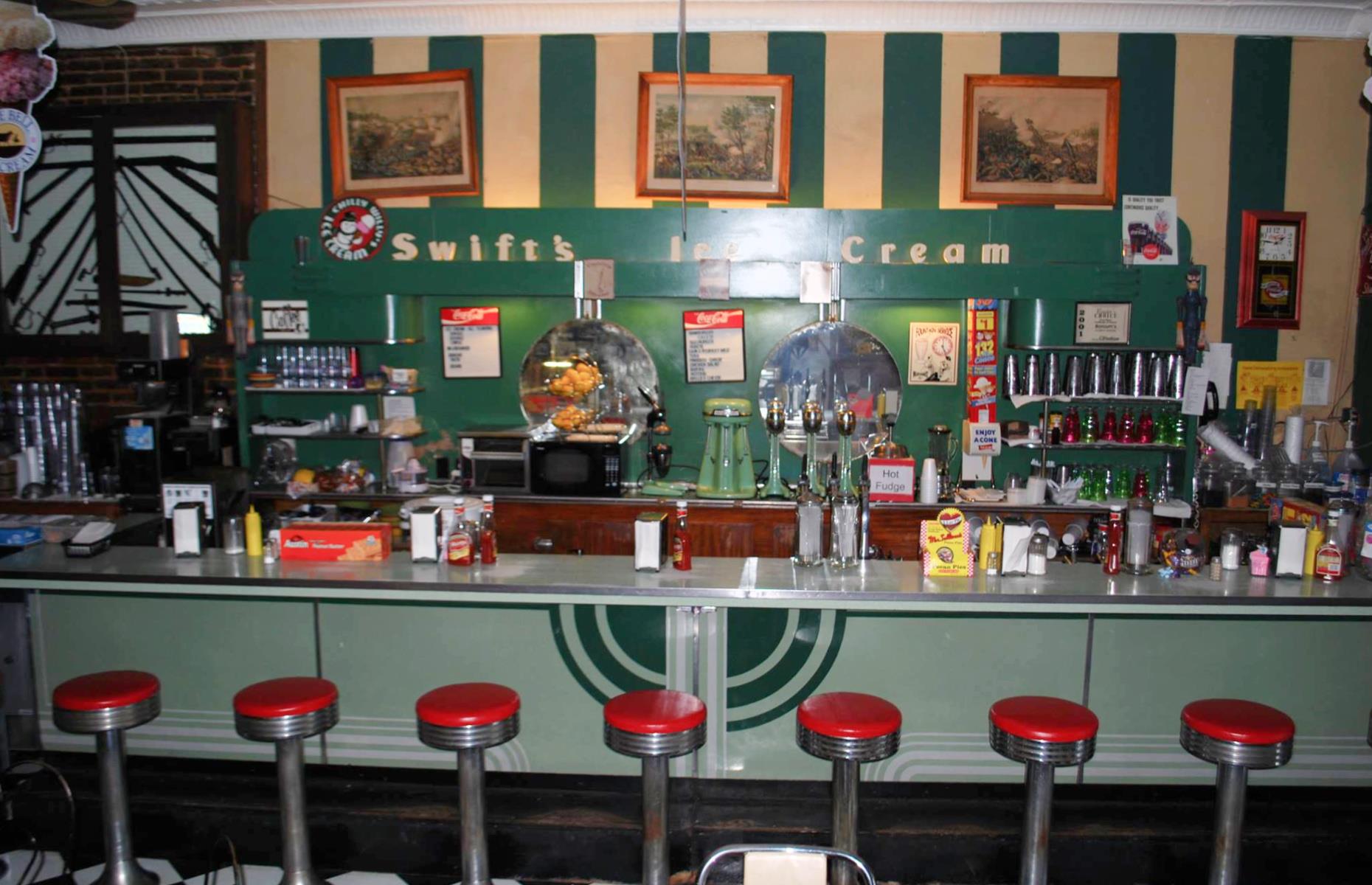 Mississippi: Borroum’s Drug Store and Soda Fountain, Corinth